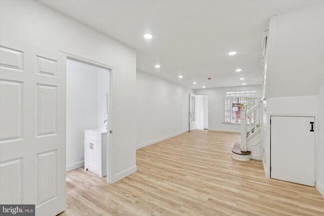 Foto del edificio - 17 N Millick St