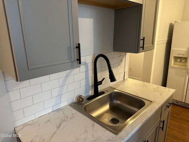 Foto del edificio - 1213 State St