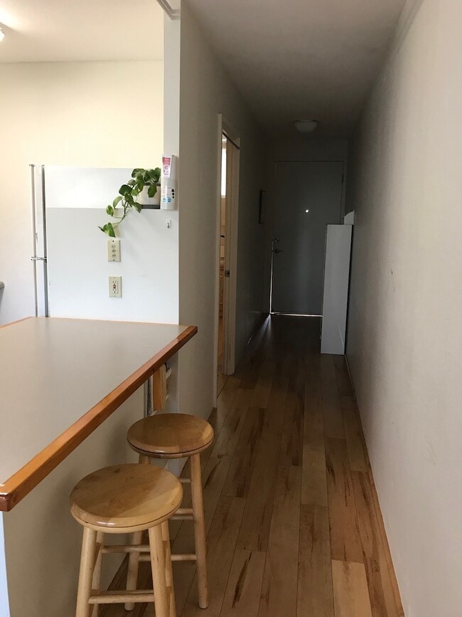 Kitchen and hallway - 1011 Prospect St