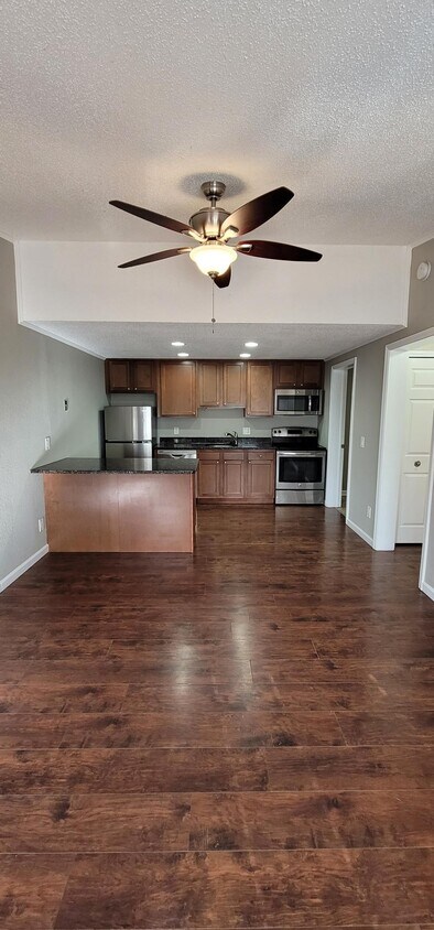 Primary Photo - 277 Waterbury Ct