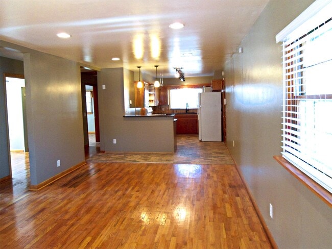 Photo - 208 S Doty St House