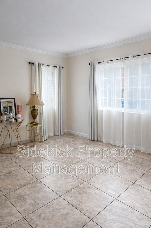 Foto del edificio - 4321 Beagle St