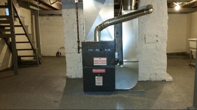 Foto del edificio - 2187 W 32nd St
