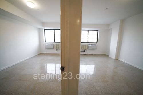 Building Photo - 25-10 Broadway