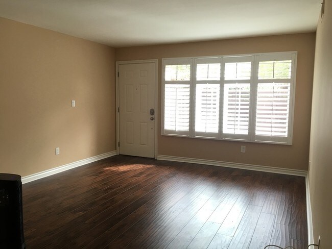 Building Photo - One Bedroom in La Quina Gardens of El Cajon!