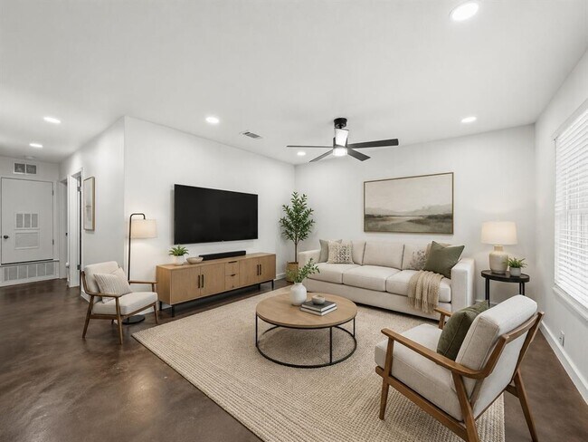 Building Photo - 3508 Southridge Dr