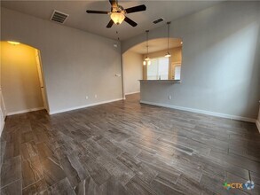 Building Photo - 565 Creekside Frst