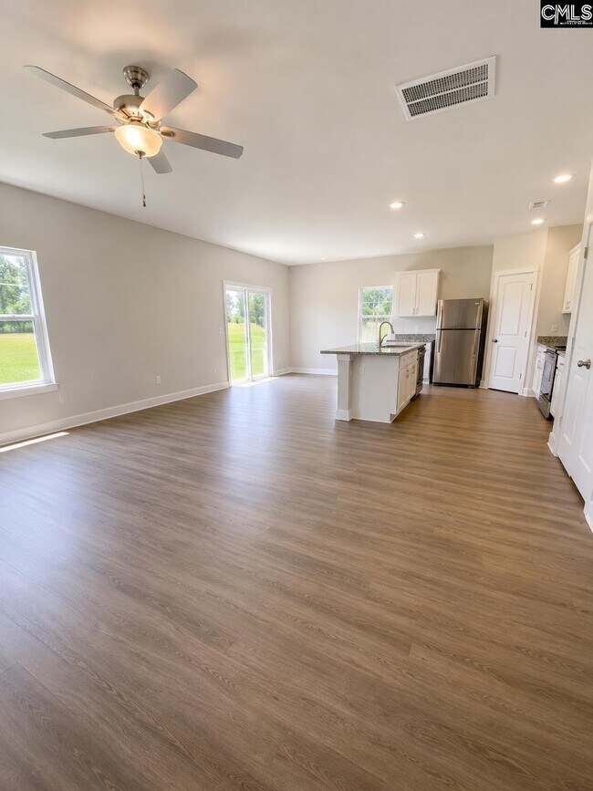 Building Photo - 13 Graceful Doe Ct