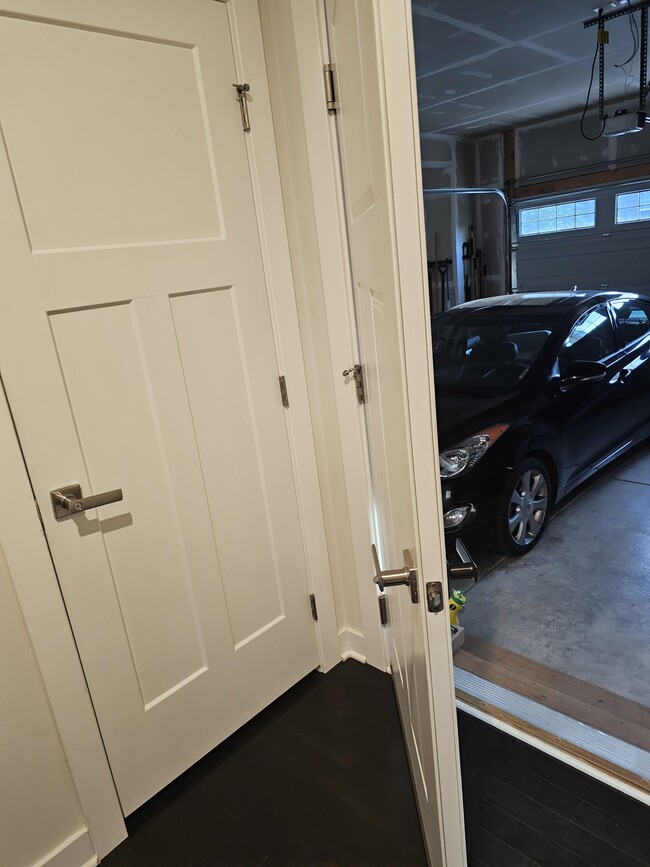 garage and basement entrance - 5041 Montview Way