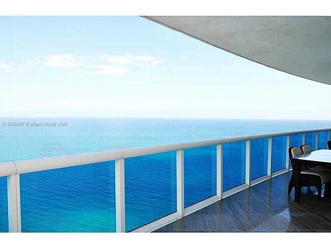 Building Photo - 2711 S Ocean Dr