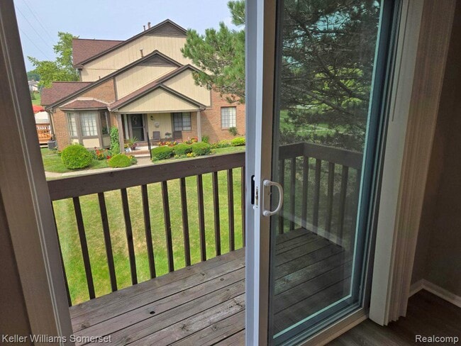 Foto del edificio - 71 Meadow Wood Dr