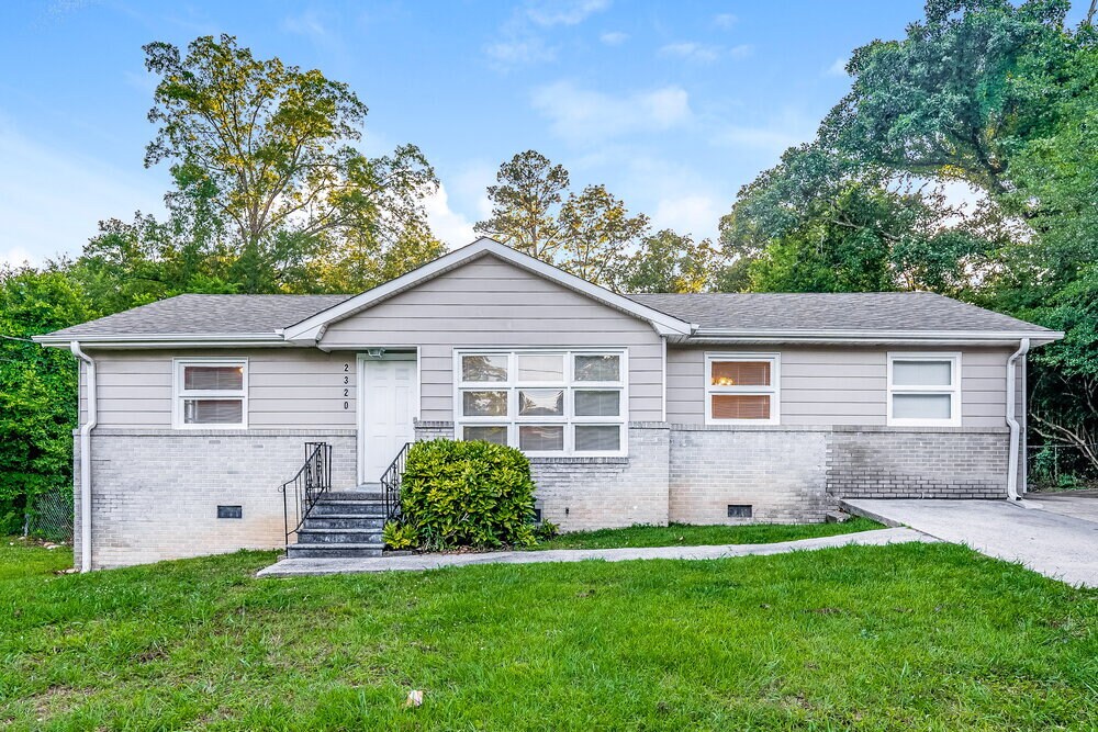 2320 3rd Pl NW, Center Point, AL 35215 House Rental in Center Point