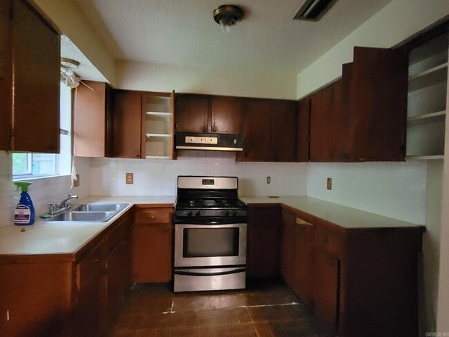 Building Photo - 215 Dryad Ln