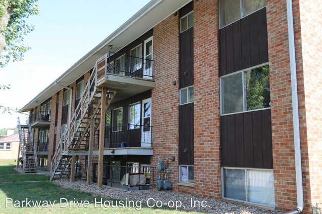 Building Photo - 1009-1009 Parkway Dr