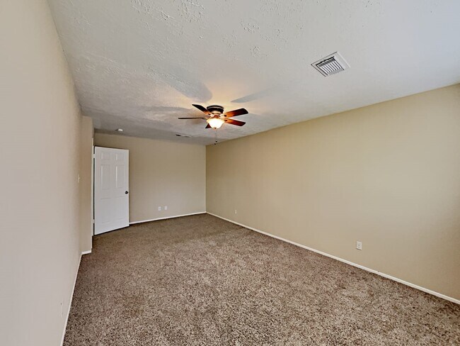 Building Photo - 5303 Enchanted Mist Dr