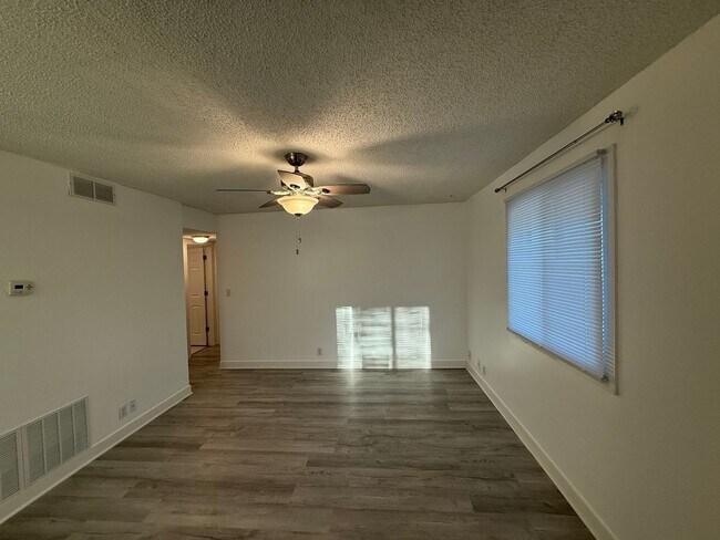 Foto del edificio - 1201 SW 10th St