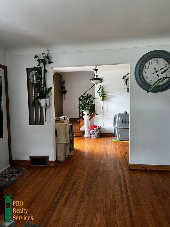 Building Photo - 2 Bedroom Home