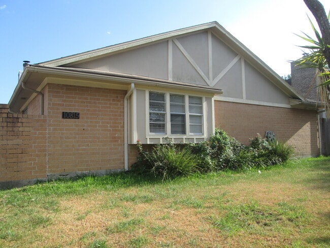 Building Photo - 10815 Sugar Hill Dr