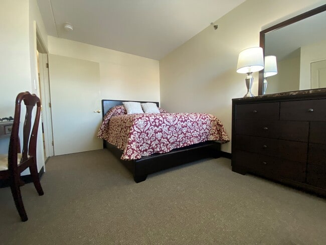 Building Photo - 44 Montvale Avenue