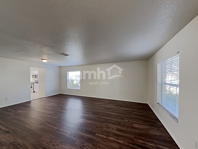 Foto del edificio - 30908 Temple Stand Ave