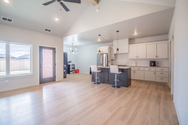 Foto del edificio - 3/2 New Construction Modern House - $1,999...