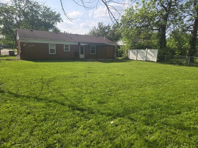 Photo - 996 Brookcrest Dr House