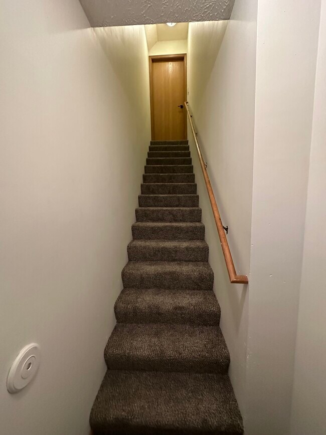 Building Photo - 407 E Jackson St