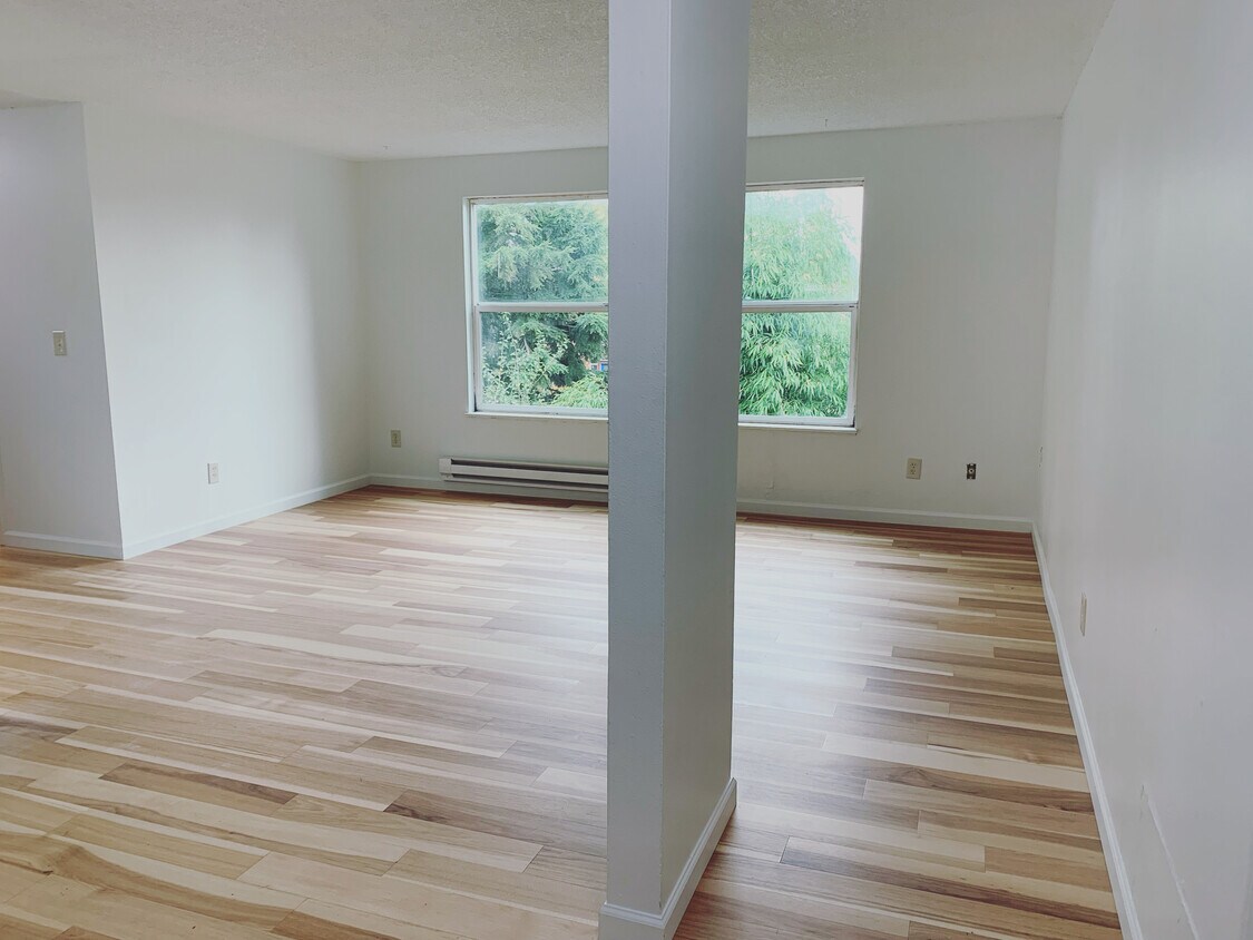 Foto principal - 9421 N Saint Louis Ave