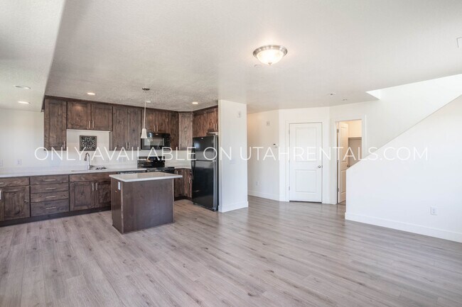 Building Photo - 726 S 1600 W