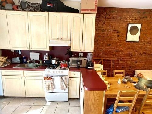 Building Photo - 358 9th St