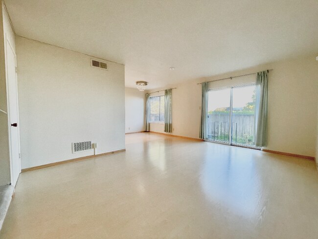 Building Photo - 3872 Radburn Dr