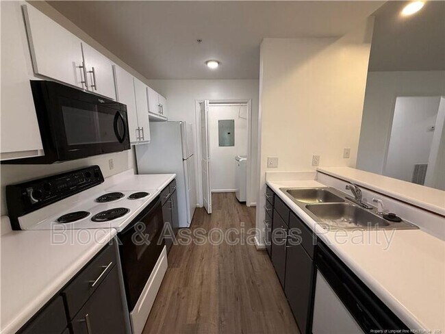 Foto del edificio - 259 Waterdown Dr