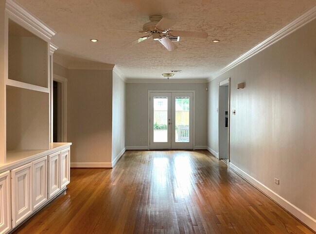 Foto del edificio - 835 W 41st St