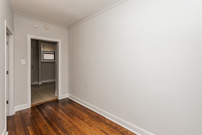 Foto del edificio - 6913 S Paxton Ave