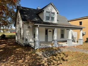 Building Photo - 1413 E Harper Ave