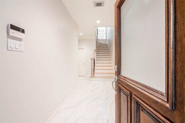 Foto del edificio - 643 Hartman St