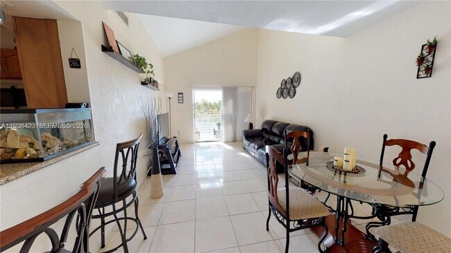 Foto del edificio - 9735 Fontainebleau Blvd