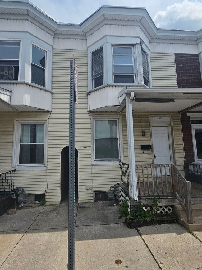 Building Photo - 826 Wallace St