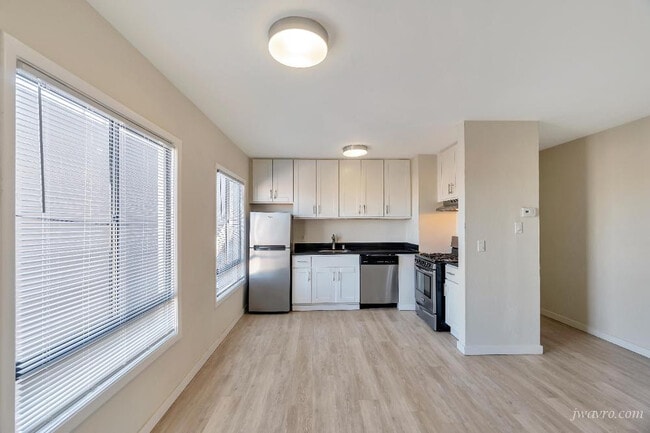 Building Photo - 70 Terra Vista Ave