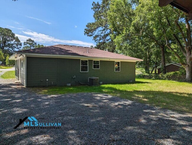 Building Photo - 3927 Cheek Road