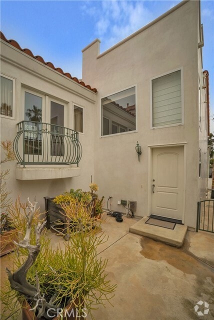 Building Photo - 506 Dahlia Ave