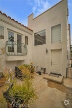 Building Photo - 506 Dahlia Ave