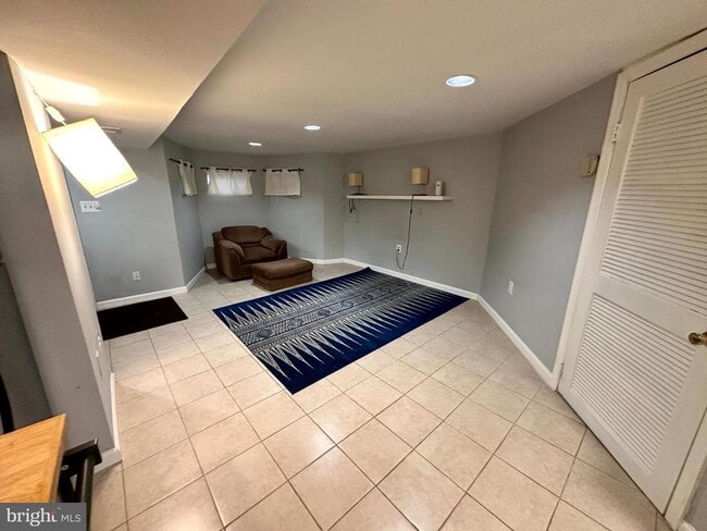 Building Photo - 60 Q St NW