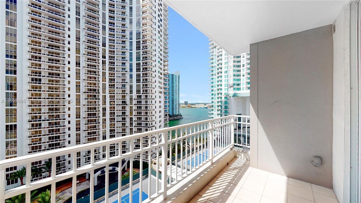Foto principal - 801 Brickell Key Blvd