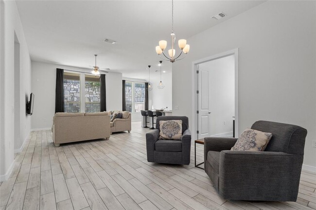 Foto del edificio - 11000 American Mustang Lp