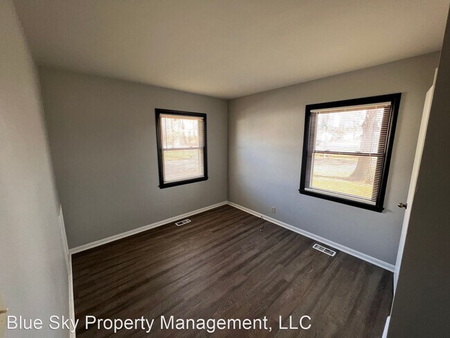 Foto del edificio - 2 br, 1 bath House - 301 W Waid Ave