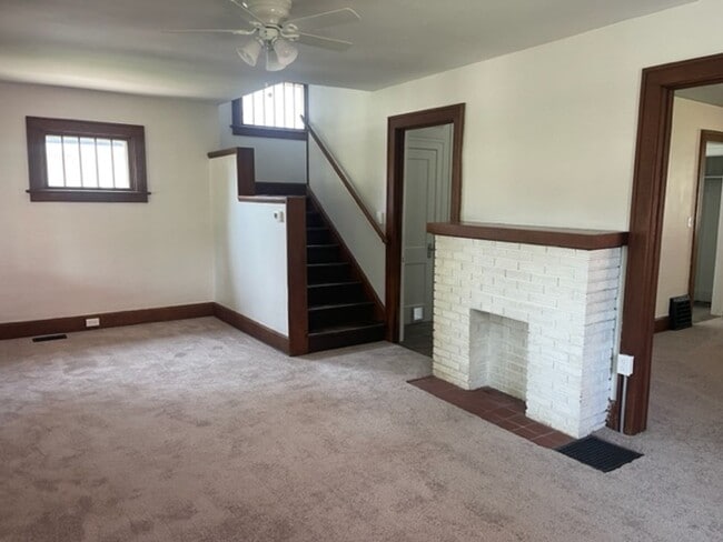 Building Photo - 3 Bedroom Home