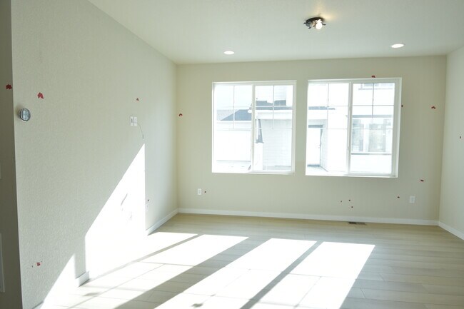 Building Photo - 10208 Spry St