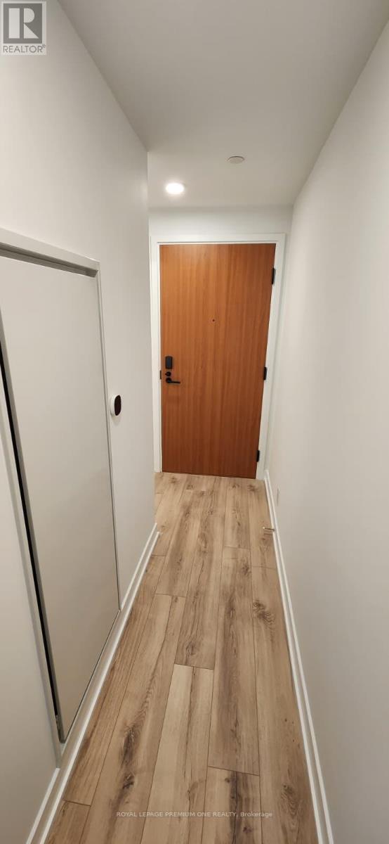 Photo du bâtiment - 1660 Bloor St W