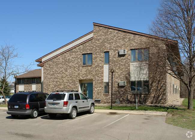 Building Photo - North Oak Apartments